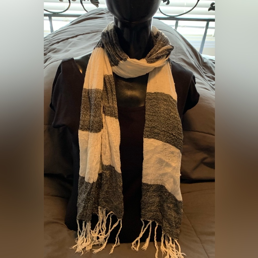 “FASHION SCARFS” 100% Linen Striped Scarf   NWOT